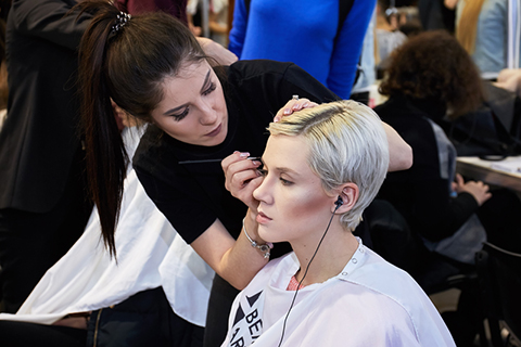 theatrical-and-performance-makeup-artist_xs